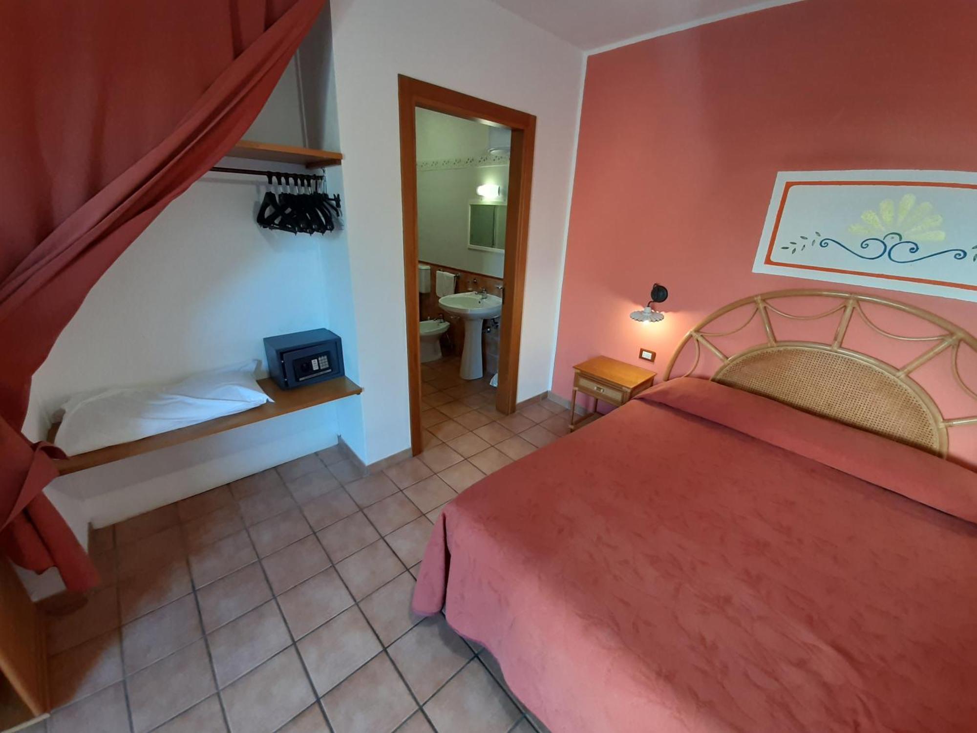 Messapia Hotel Леука Экстерьер фото